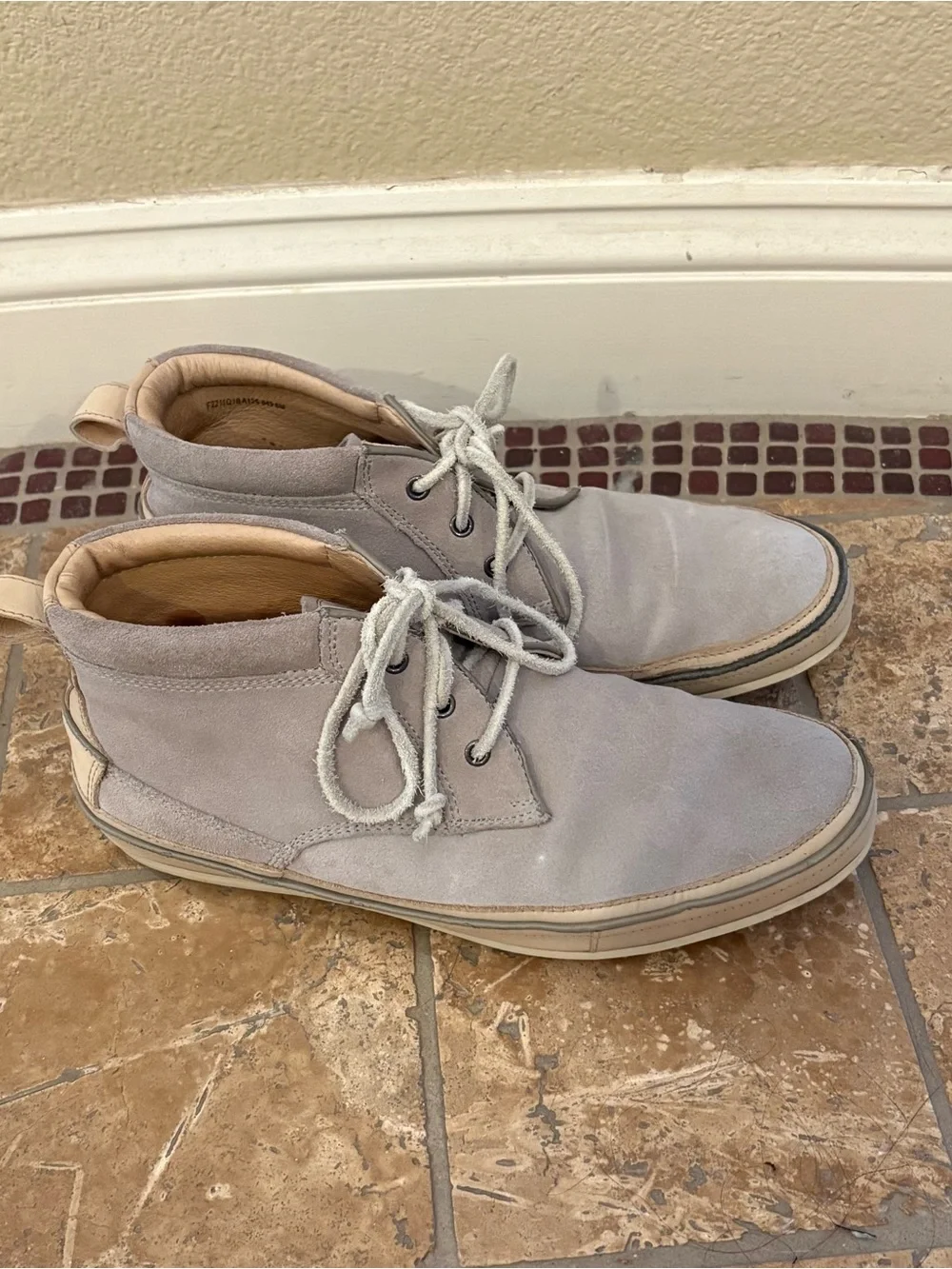 John Varvatos Men Light Gray Suede Redding Chukka Boots Size 8